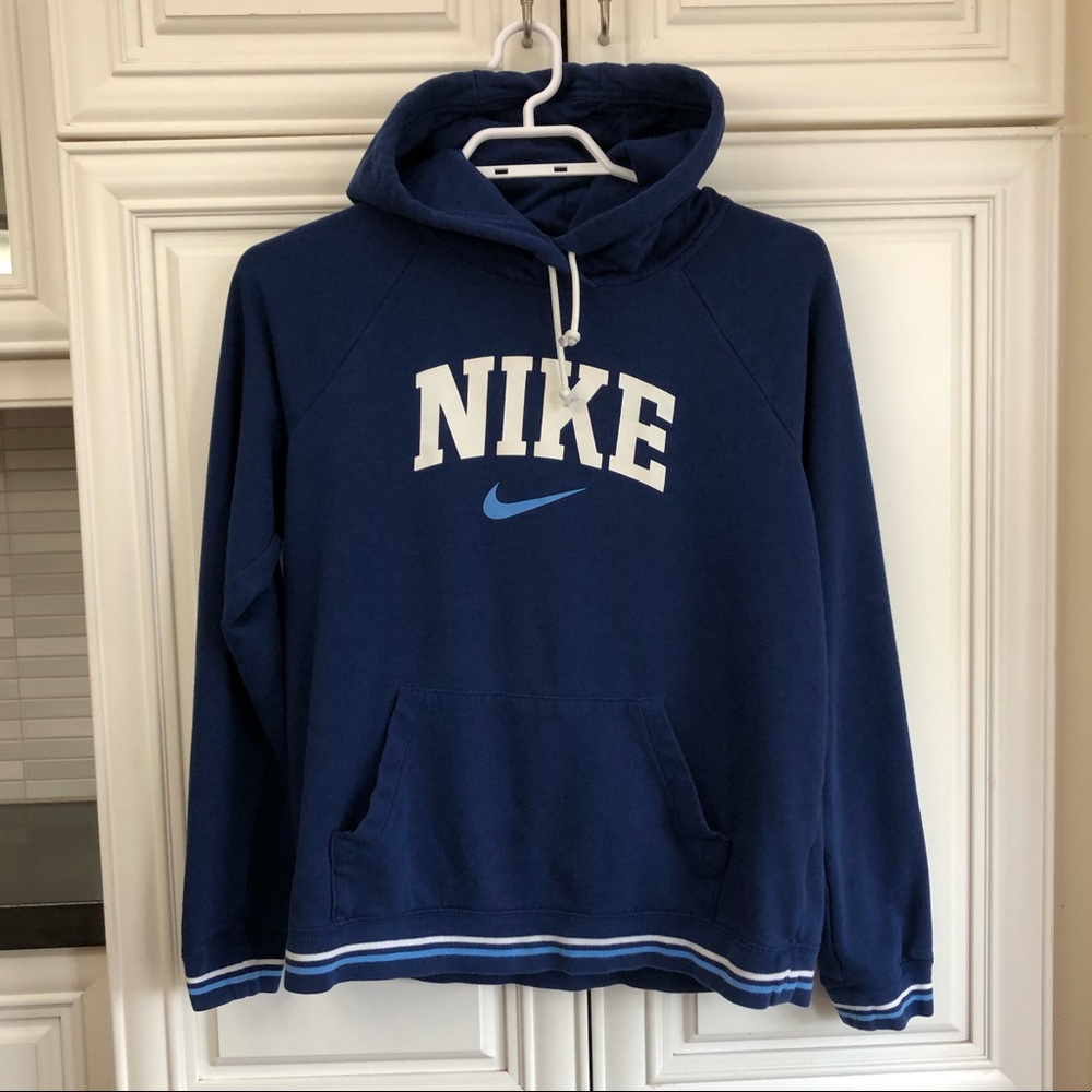 Nike woman’s pullover hoodie